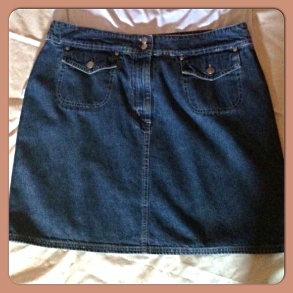 SOLD 💙 A MUST HAVE👈💙