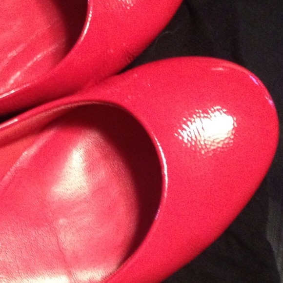 Delman bright red ballet shoes - Picture 3 of 3