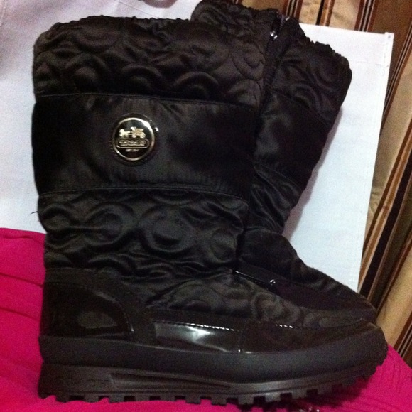 Sold !!! Brand new authentic coach boots