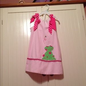 Bundle of girls clothes