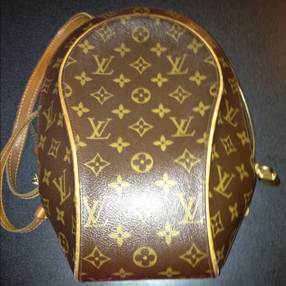 Louis Vuitton Handbags - Authentic Louis Vuitton Handbag