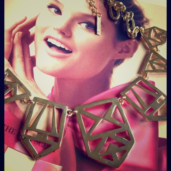 Methologies beautiful Aztec necklace