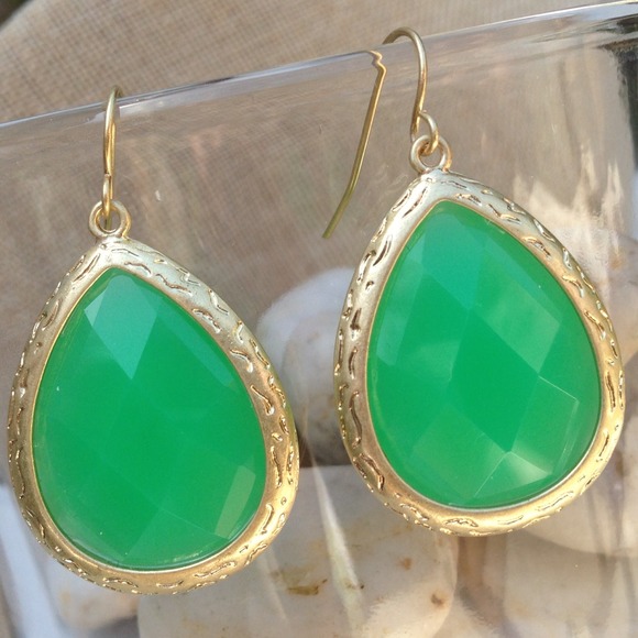 BUNDLEGreen Faceted Bead Drop Multi Faceted Lucite
