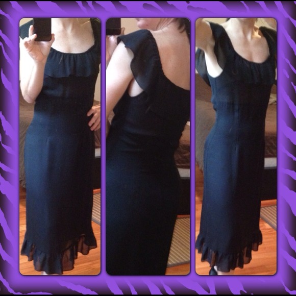 H&M Dresses & Skirts - **Host pick x 2** black dress with ruffles