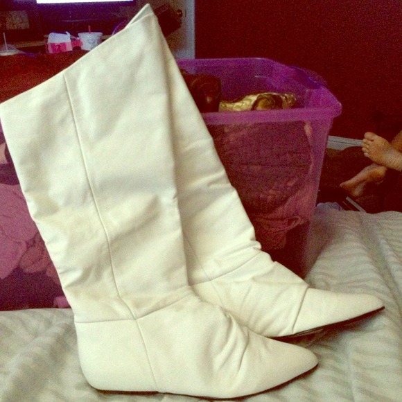 **White Boots