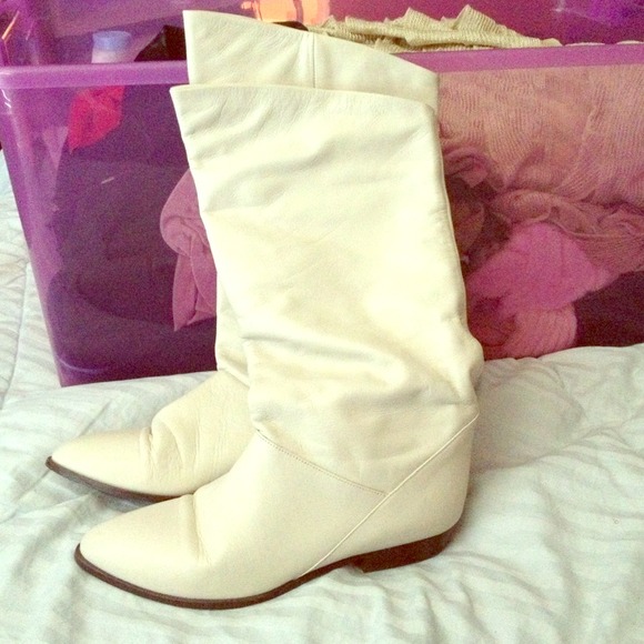 **More white boots!