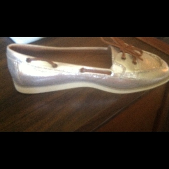 🎉Brand new 🎉 Just Fab deck shoes