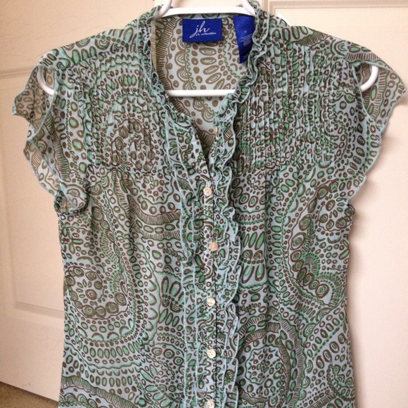 ✨Bundle✨ Chiffon button up top