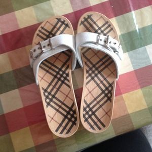 New Authentic Burberry Sandals