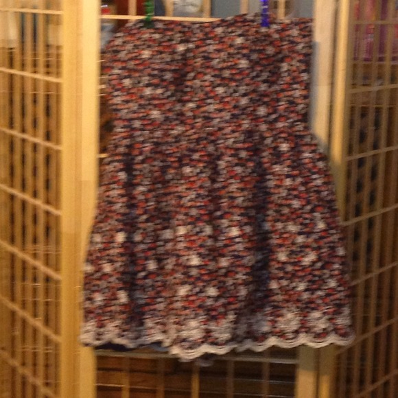 ADORABLE!!! Strawberry print strapless dress. - Picture 3 of 4