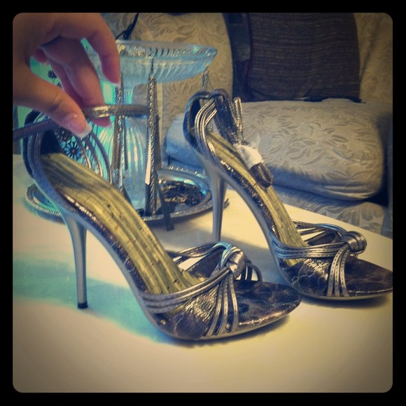 💥REDUCED💥Cherish snakeskin heels