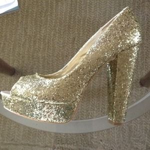 Steve Madden Glitter Pumps