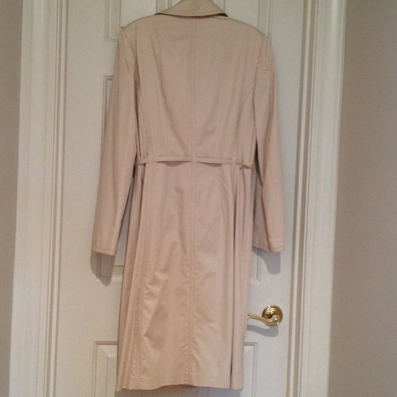 trench coat - Picture 3 of 4
