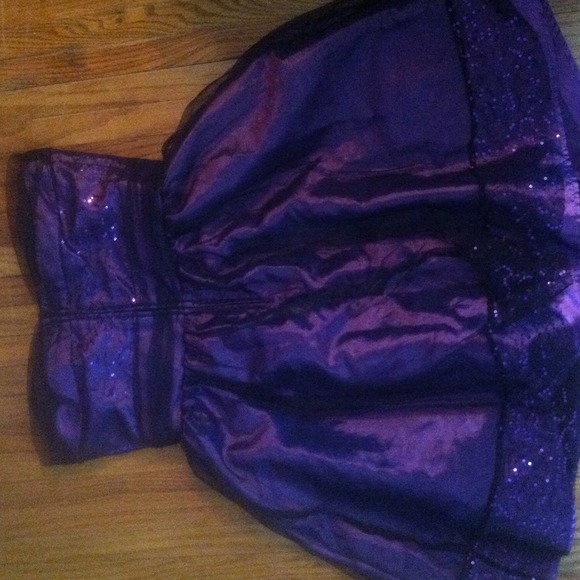 Special Occasion Dress - Picture 3 of 3