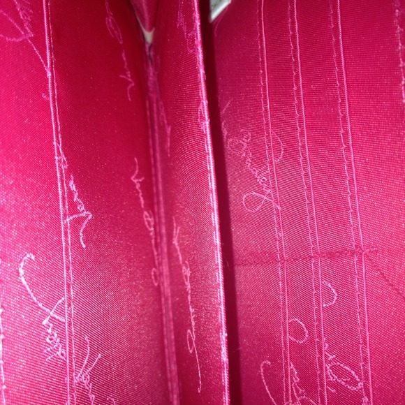 ❗SOLD❗Vera Bradley Wallet! - Picture 2 of 4