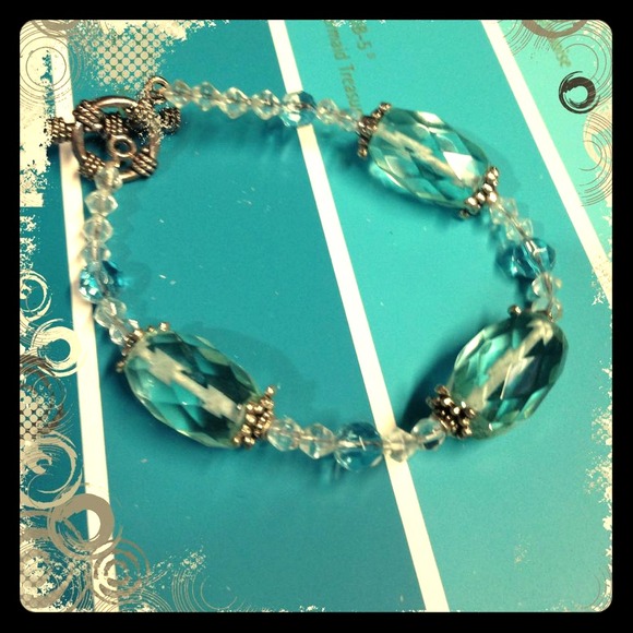 Blue Swarovski bracelet - Picture 1 of 1