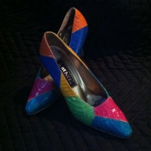 Multi colored snake skin pumps