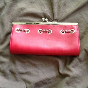 Red clutch
