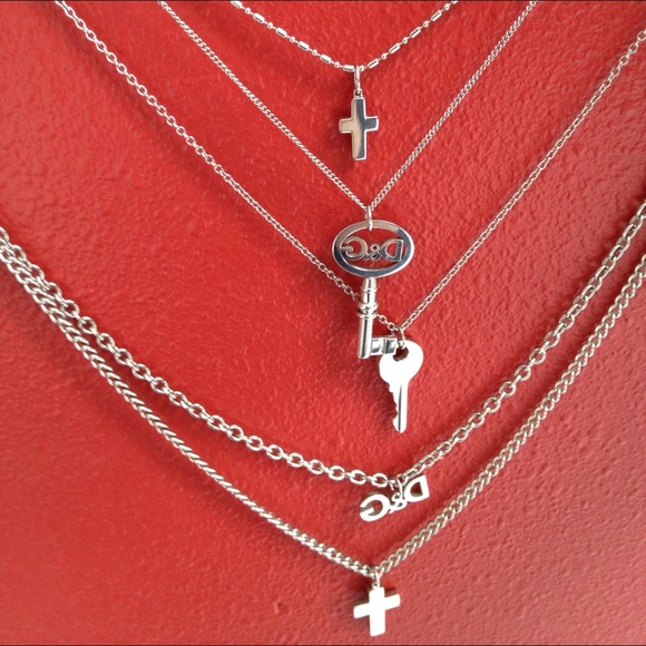 100% Auth Multi chains D&G necklace - Picture 4 of 4