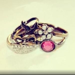 Vintage stackable rings! (The size is adjustable)!