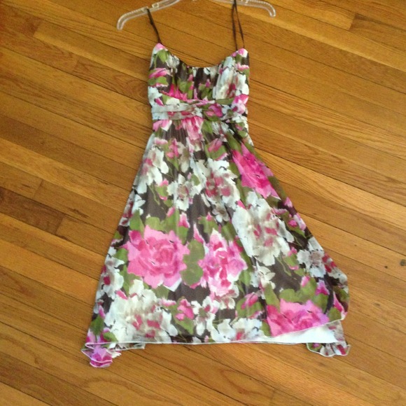 Ruby Rox summer flower halter dress. Size M. NWOT