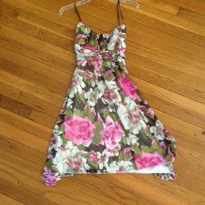 Ruby Rox summer flower halter dress. Size M. NWOT