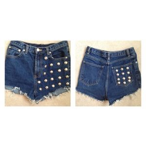 Denim high wasted shorts with silver dome studs