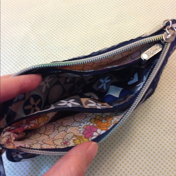 ⛔SOLD⛔Le Sport Sac Make-up Case, Authentic😍 - Picture 2 of 3