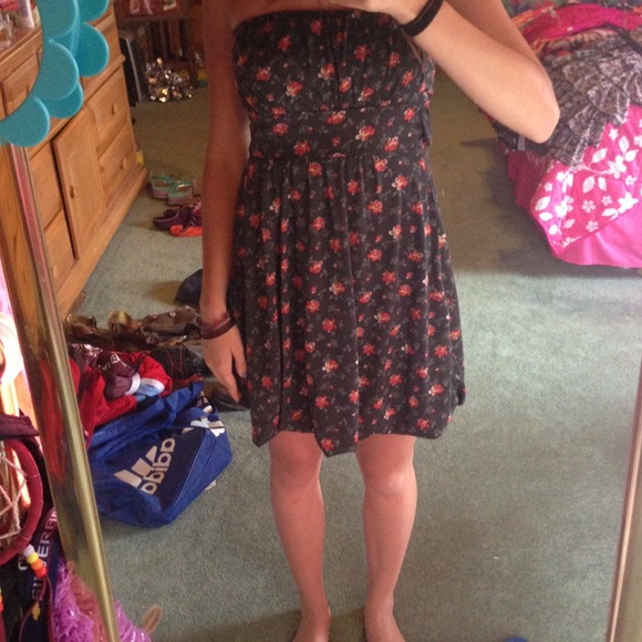 Summer strapless dress. Nwt