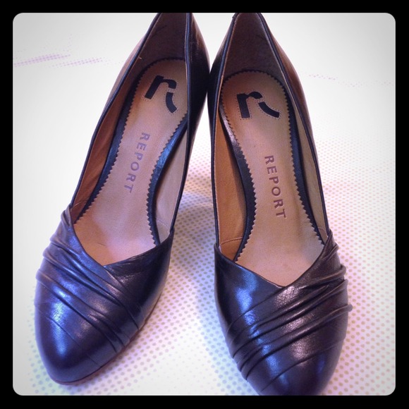 ⛔️SOLD😁Report High Heels, Black 4" Heels😍