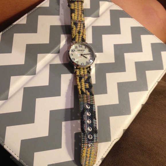 Geneva Aztec Watch - Picture 2 of 4