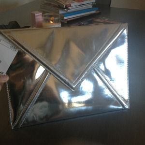 Metallic clutch