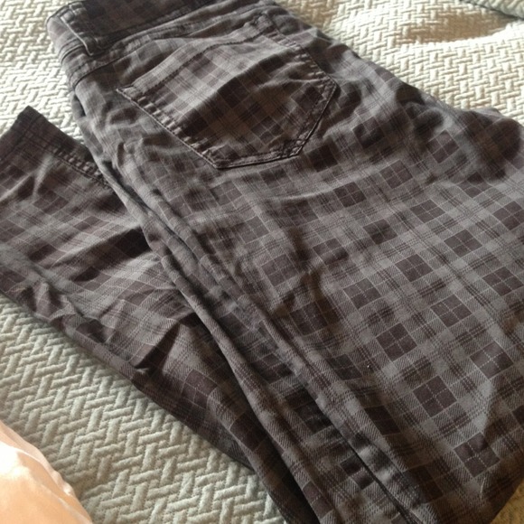 ☀️SOLD in bundle☀️Wit and Wisdom grey plaid skinny
