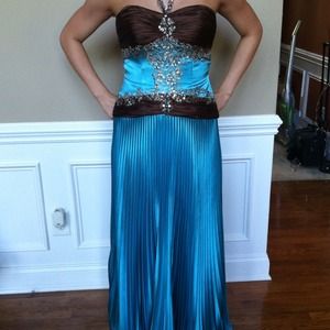 Gown size 8