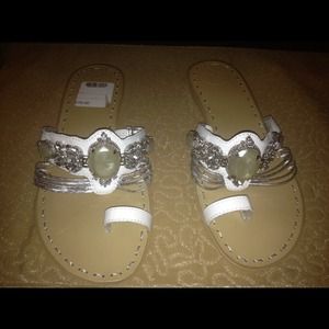 BCBG flip flops size 8 1/2