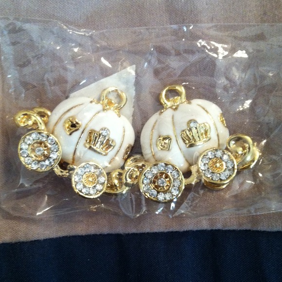 Princess Carriage Charm