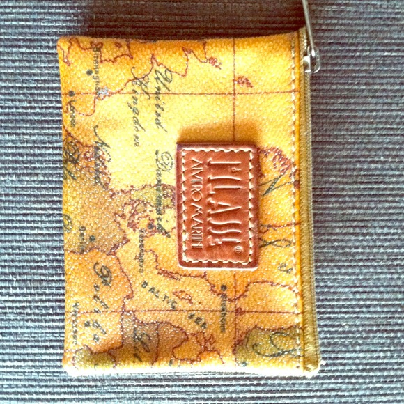 Alviero martini key chain purse