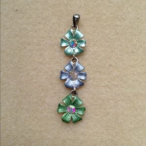 3-flower pendant