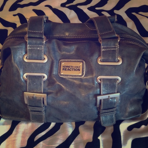 Kenneth Cole Reaction grey purse - Picture 1 of 4