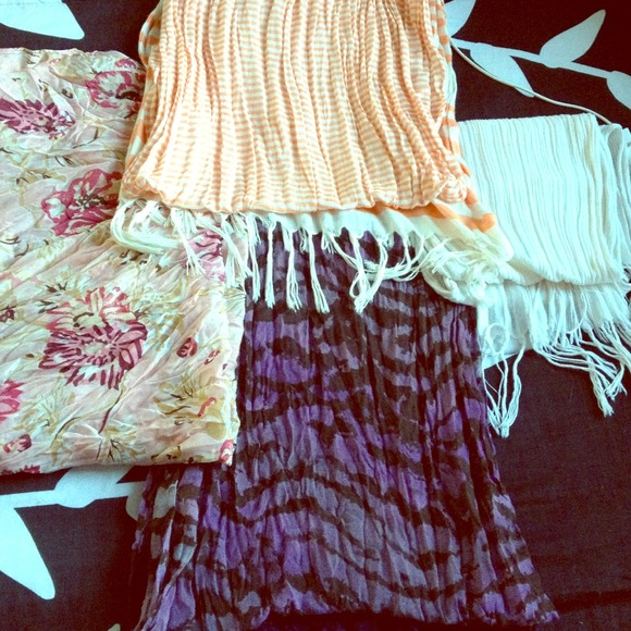 Scarf bundle!!