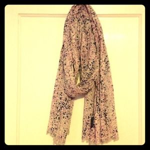 Pretty printed scarf