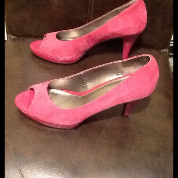 REDUCED. Cute suede pink/rose pumps - Picture 2 of 4