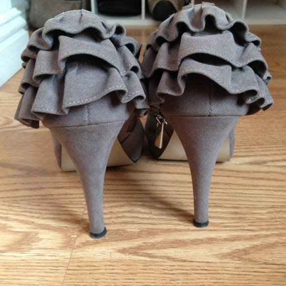 Grey suede high heels!