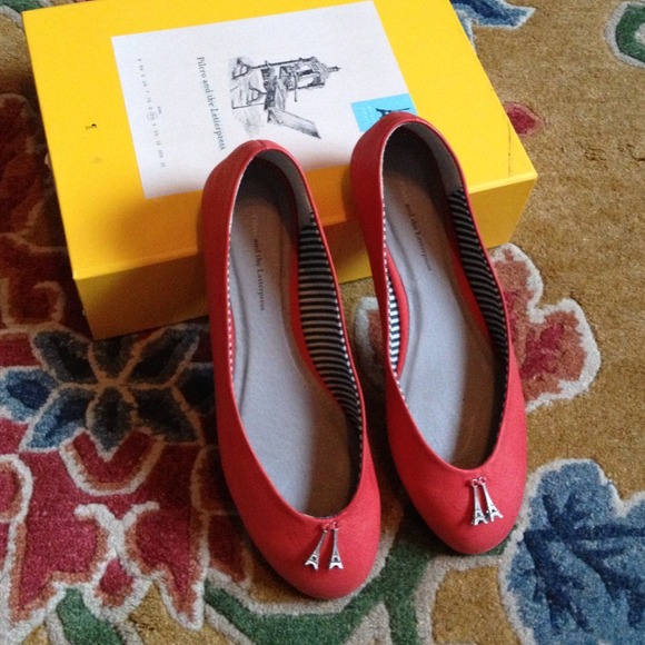Like new red Parisian flats by Pilero& Letterpress