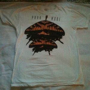 TRADED. Paramore Tee Shirt