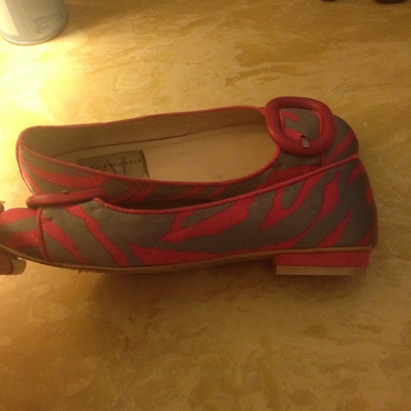 Pink & Gray flats! - Picture 4 of 4