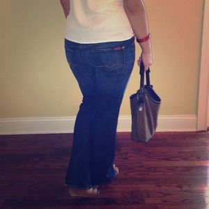 ✨Auth! 7 for all mankind Bootcut Jeans Size 31✨