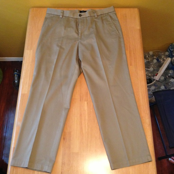 Dockers D2 mens straight fit.