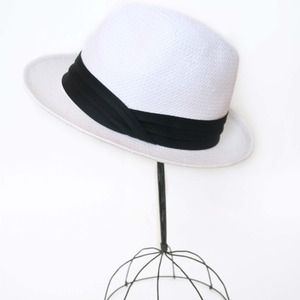 Women's fedora hat