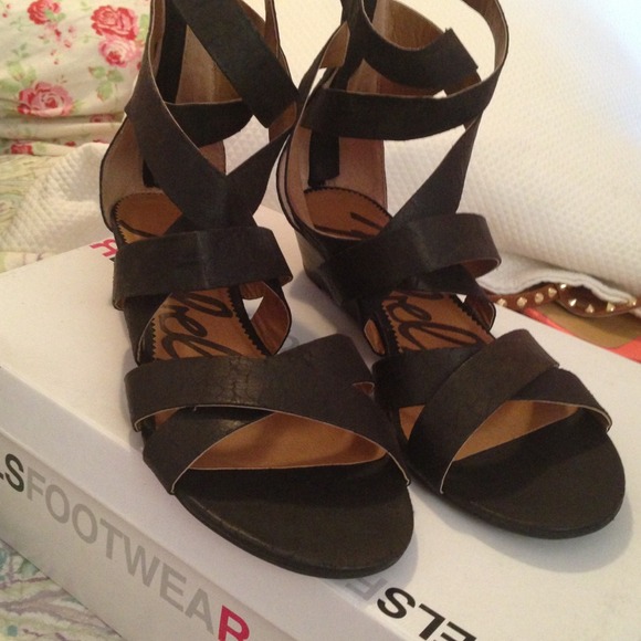 Black sandals